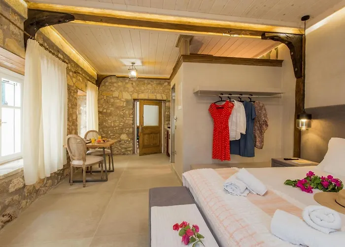 Stone At Lefkada's Old Port Apartment